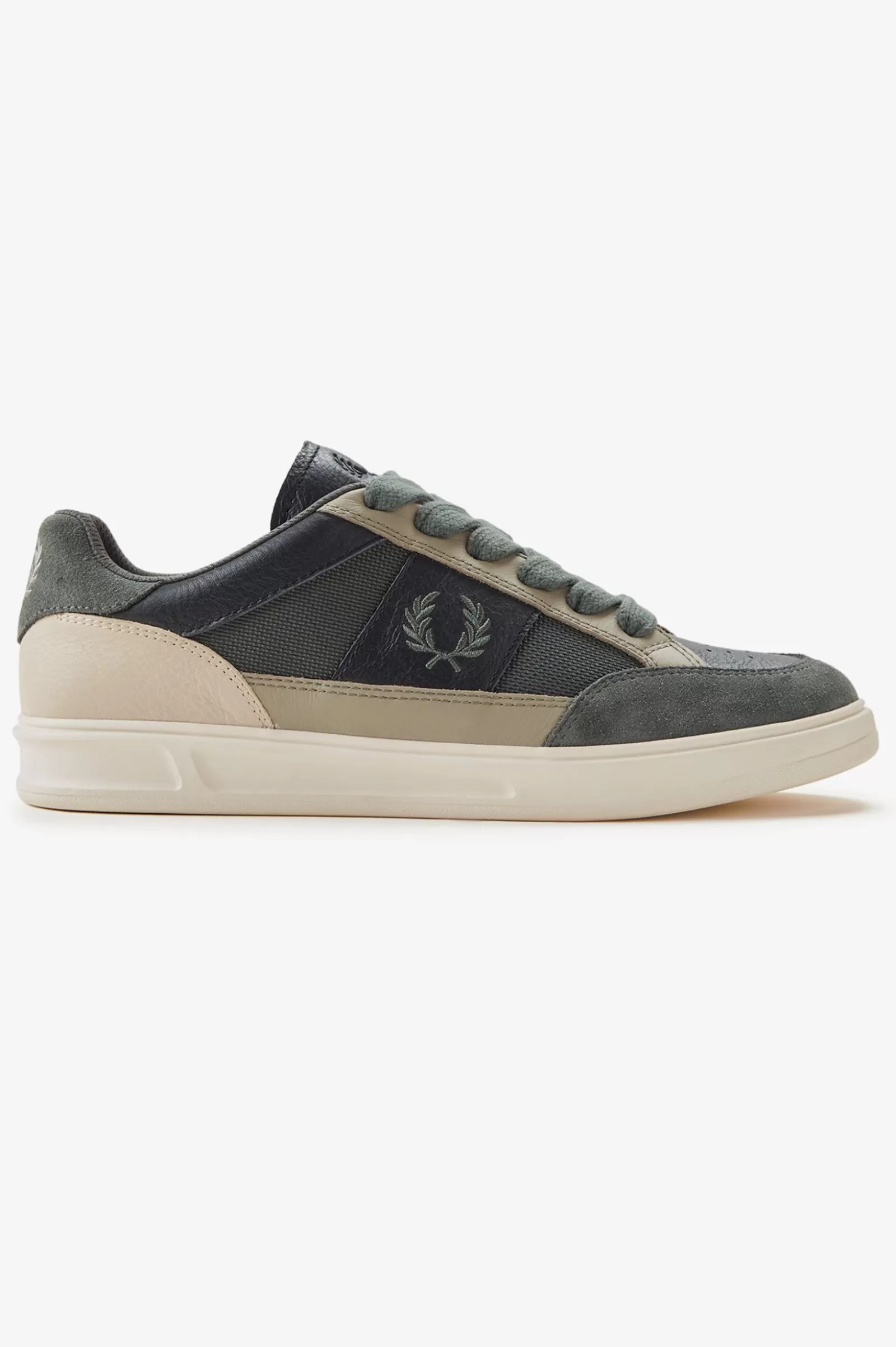 MULHER Fred Perry B440